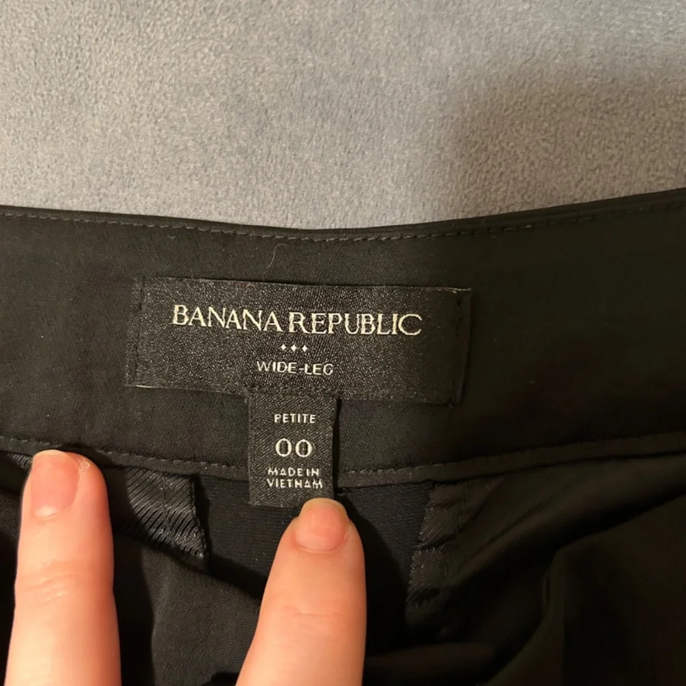 Banana Republic Silky Pleated Wide Leg Pant - Picture 2 of 4